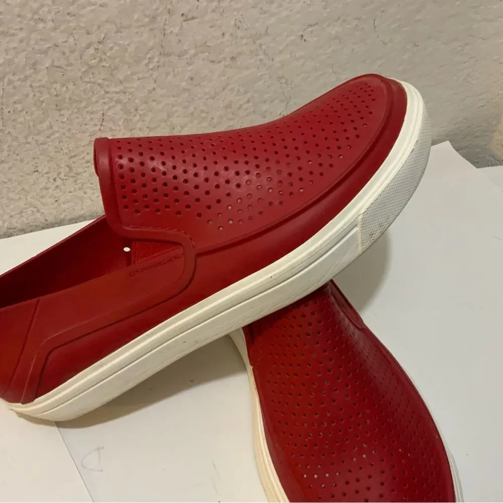 Crocs red white Men’s size 9